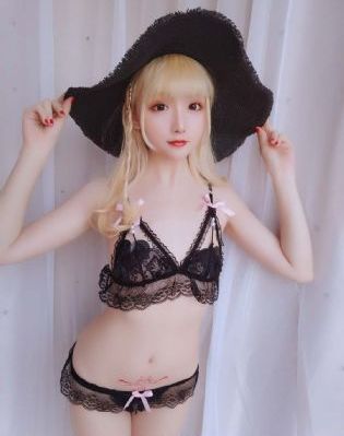欧美夸张大耳饰_加长未删减版在线观看