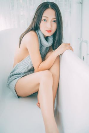 性感蕾丝上衣女欧美_4K在线播放
