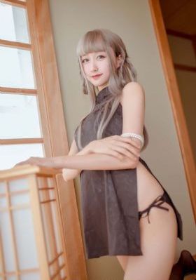 少妇下面严重走光_HD在线视频观看